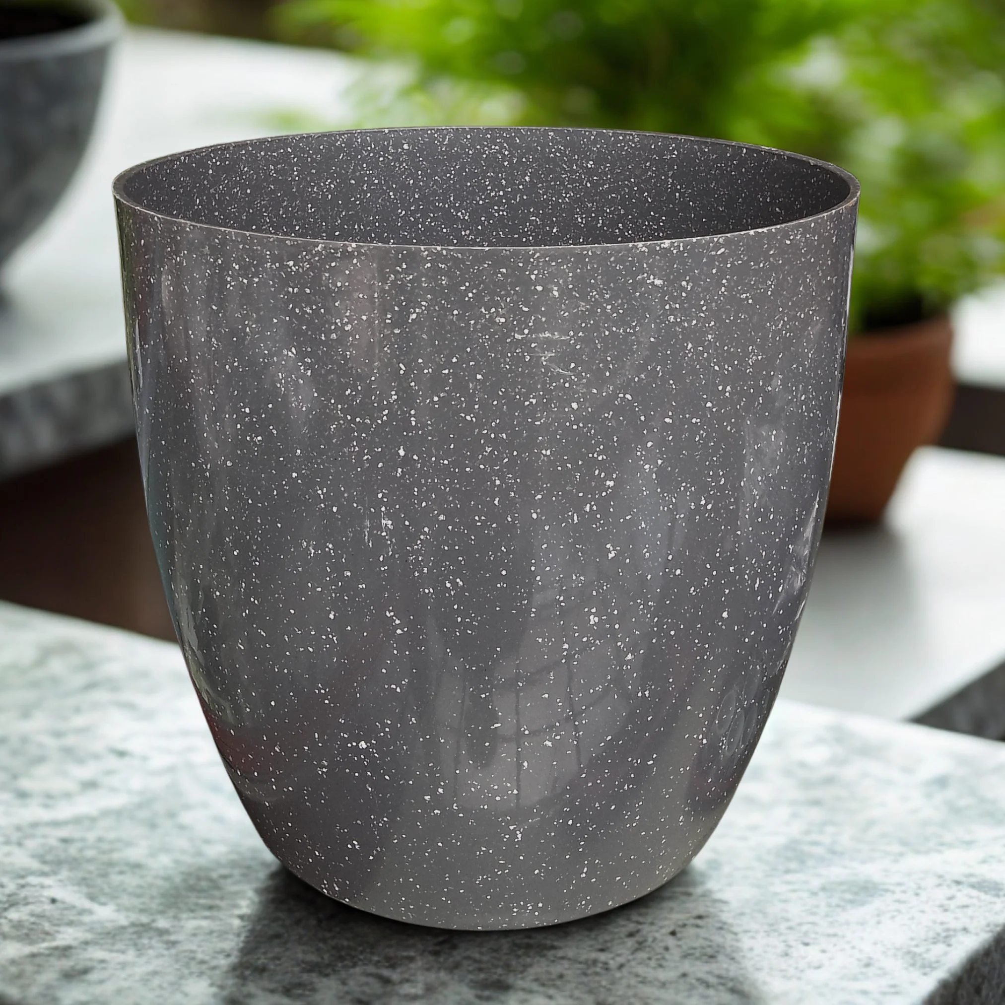 Green Paradise® Premium Grey Plastic Pot – Elegant Indoor & Outdoor Planter for your garden - Image 4